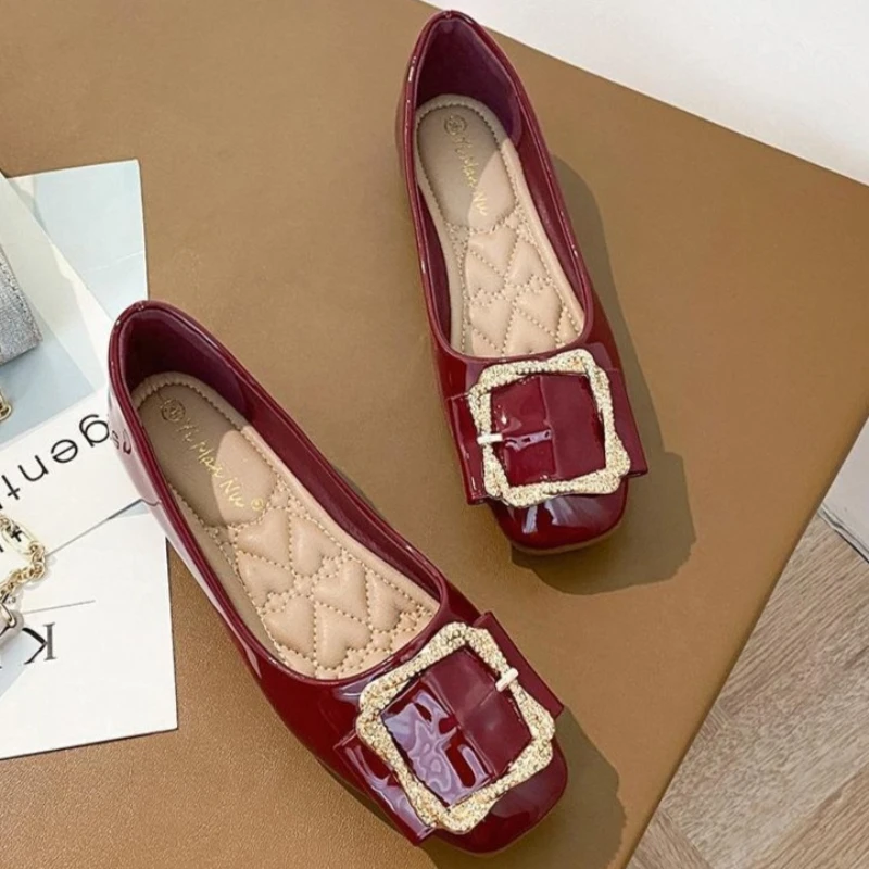 Summer Selling French Women Shoe 2026 Spring Autumn New Style Girl High Heels Fashiona Women Loafers Comforta Bean Leather Shoes