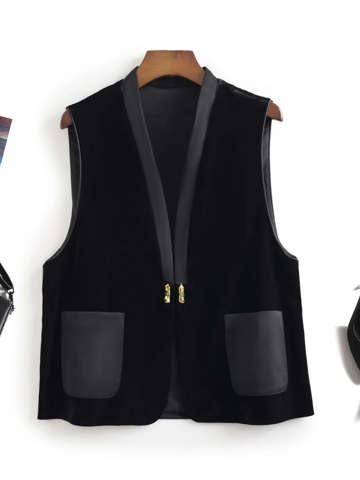 

Женский жилет из золотистого бархата с V-образным вырезом, традиционный китайский стиль, ретро-дизайн, с застежкой-клипсой