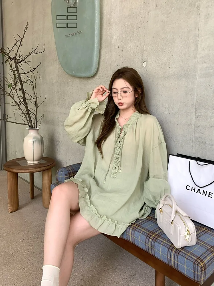 

Комплект NAZ: Льняная шелковая блузка с цветочным узором и свободные шорты с высокой талией для защиты от солнца – Модный повседневный наряд для женщин