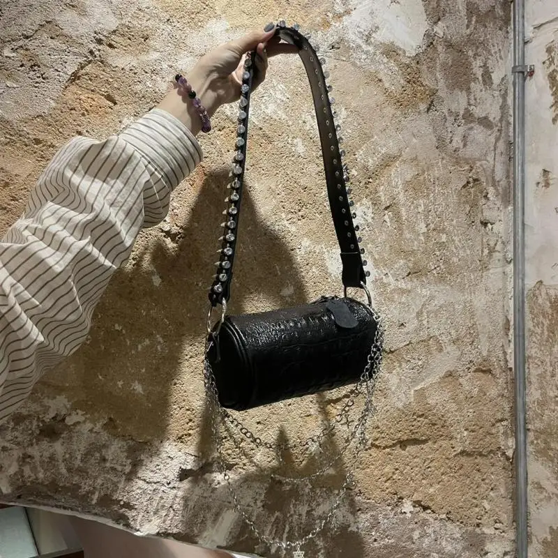 

Head Layer Cowhide Crocodile Pattern Embossed Ammunition Belt Decoration Round Barrel Type Single Shoulder Crossbody Women's Bag