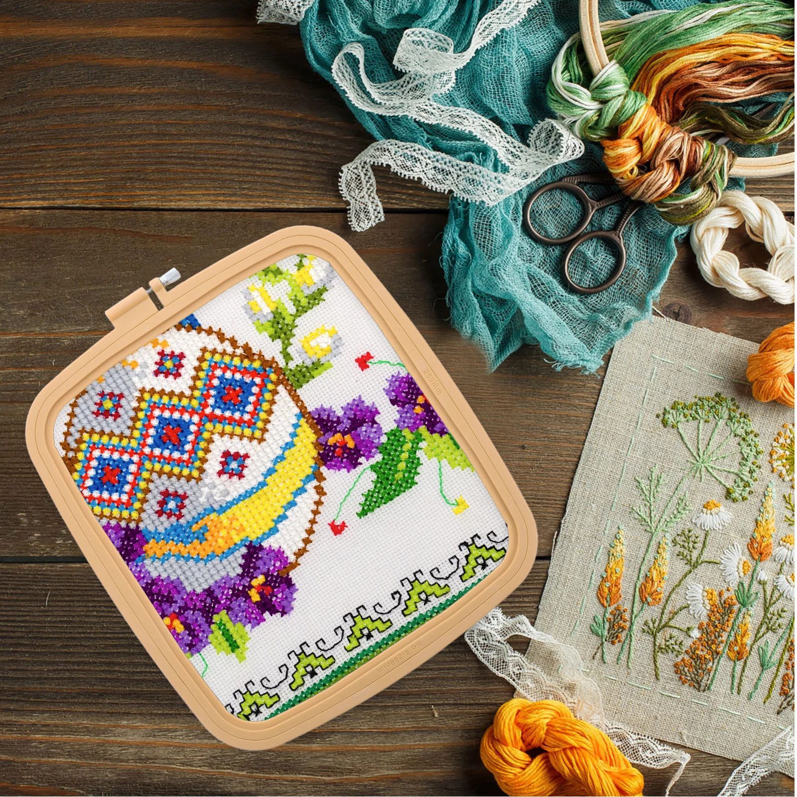 

2Pcs Plastic Embroidery Hoop Square Adjustable Cross Stitch Frame DIY Needlework Craft Tool Supplies Embroidery Frame