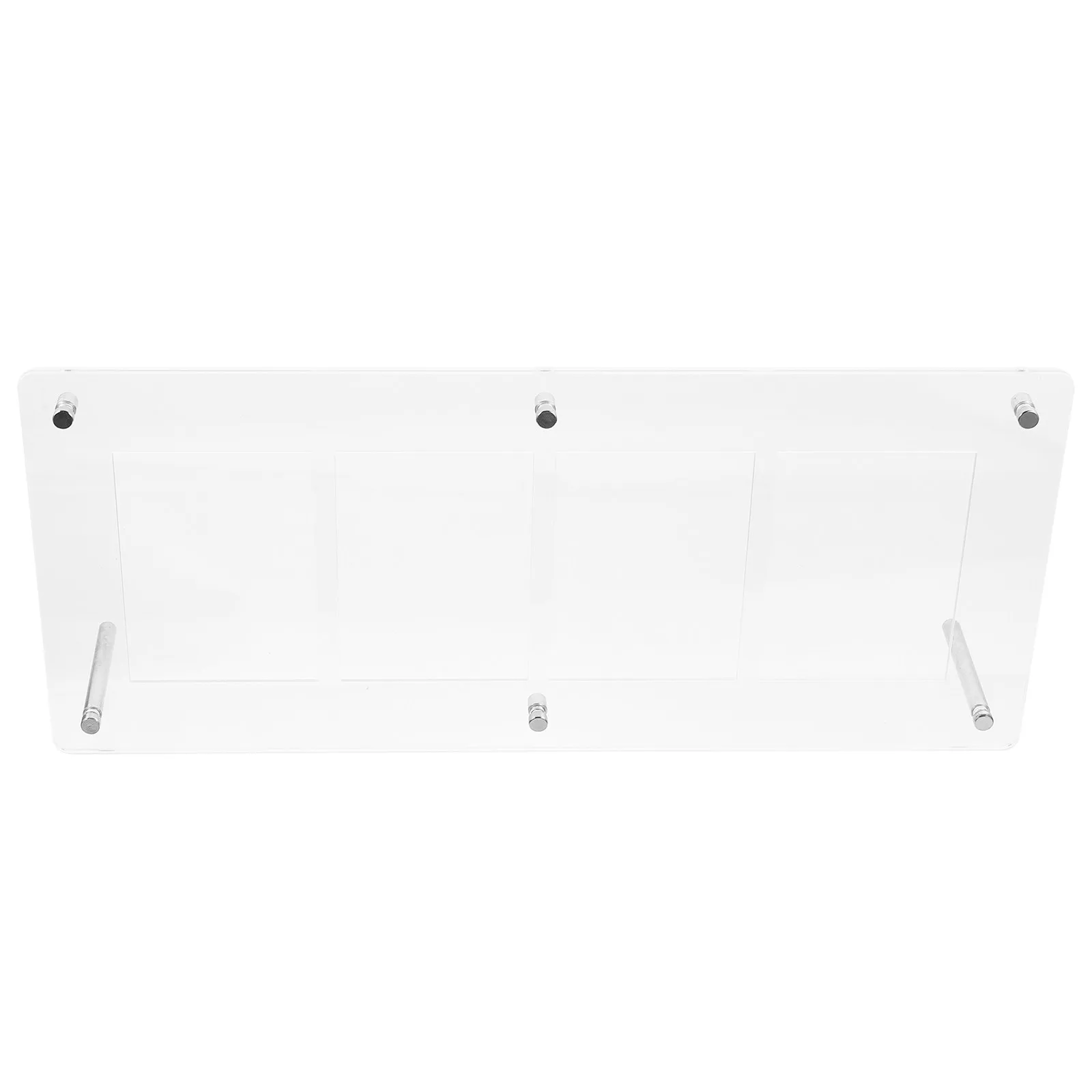 

Подставка-органайзер для 4 коллекционных карточек из прозрачного акрила: прочный материал, легко использовать