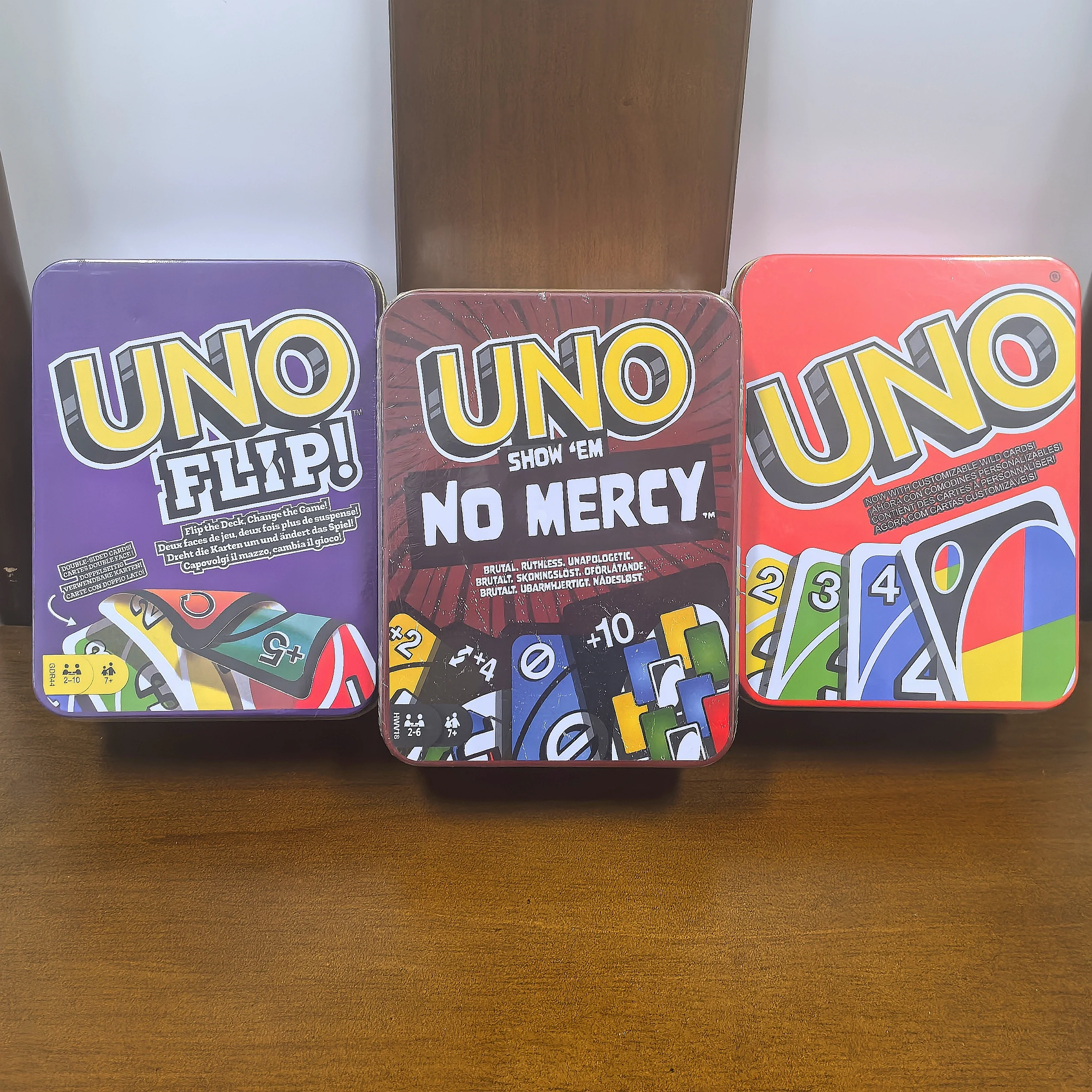 

Железная коробка Mattel Games UNO Card FLIP! Показать em No Mercy Card — отличный подарок на 7-летние специальные правила и жесткие пенистры для старей и старше