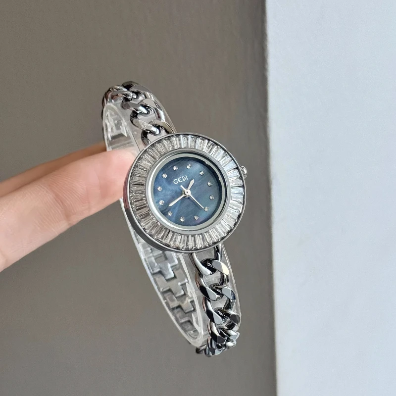 2025 Women Watch Light Luxury Brand Diamond Bracelet Watch Exquisite High end Ladies Fashion Quartz Wristwatches reloj de mujer