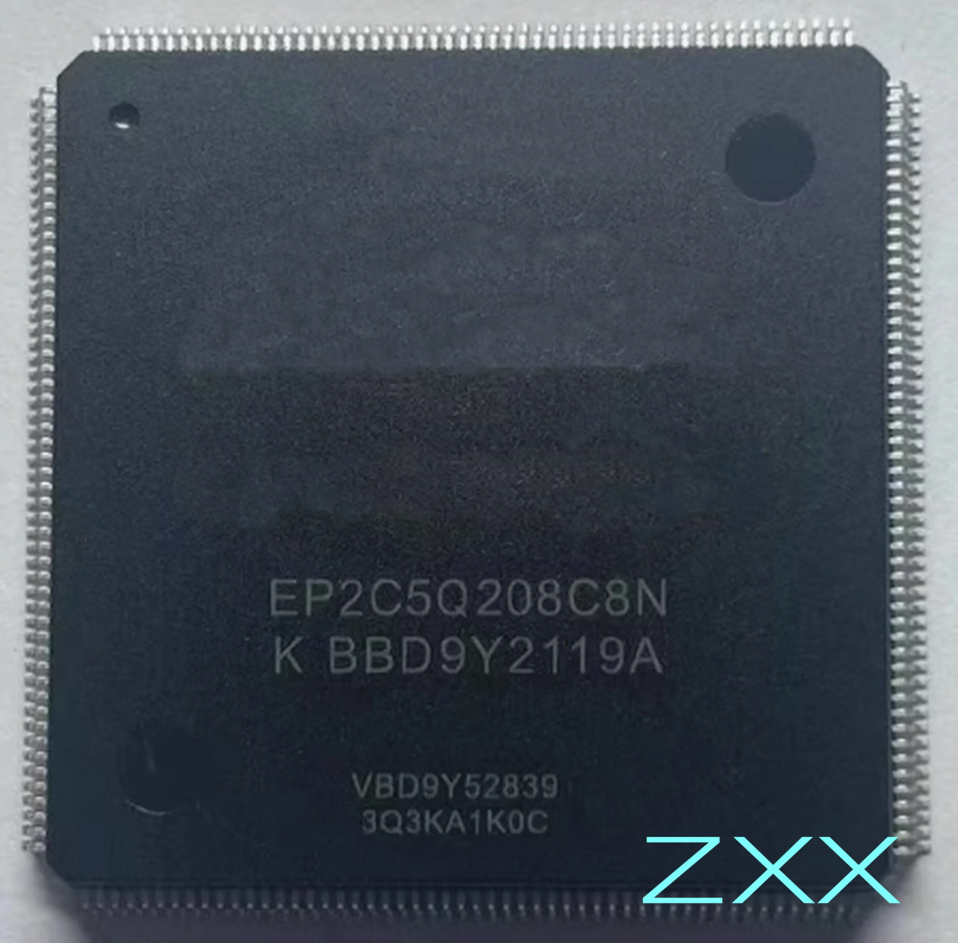 

1PCS New EP2C5Q208C8N QFP208
