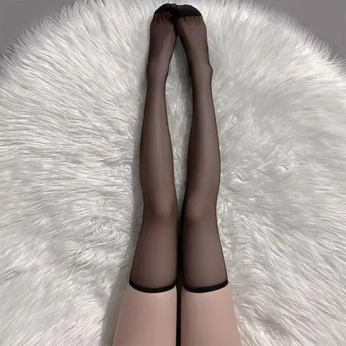 جوارب نسائية وجوارب