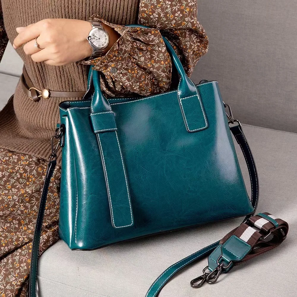Wysokiej jakości lśniący połysk skóra bydlęca damska torba moda na ramię torba Retro torba typu Messenger pani o dużej pojemności klasyczna torba