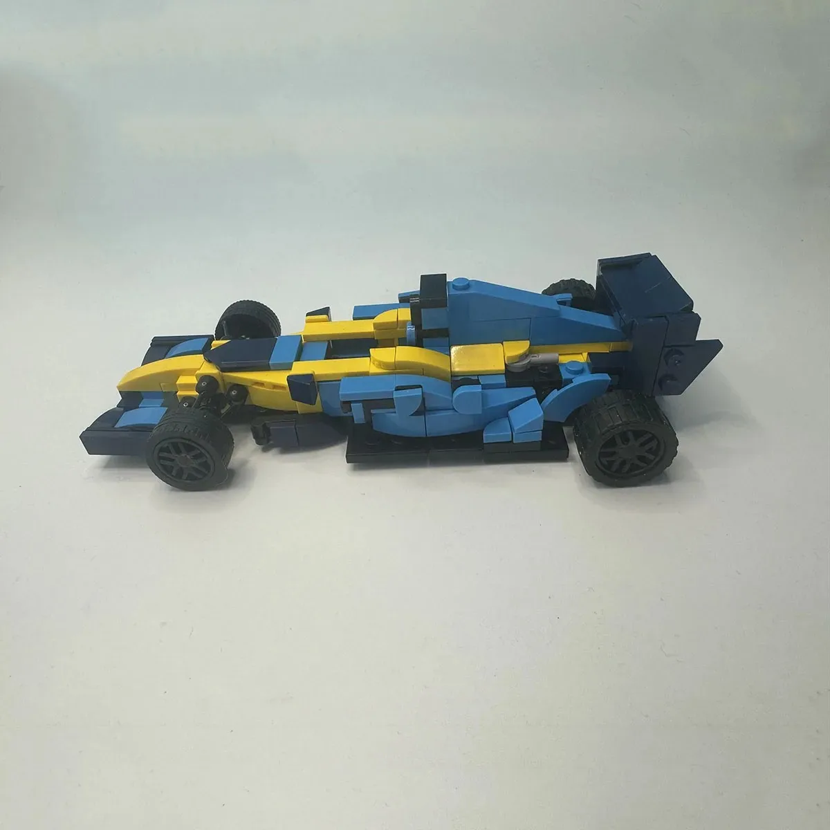 252PCS MOC F1 Racing Speed Champion R25 Comes With Pre-cut Stickers Assemble Building Blocks Toy Brick Children's Holiday Gifts