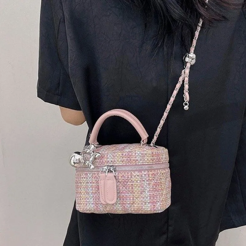 

Trendy Design Solid Color Messenger Bag For Women With Fashionable Paris Look And High-End Minimalist