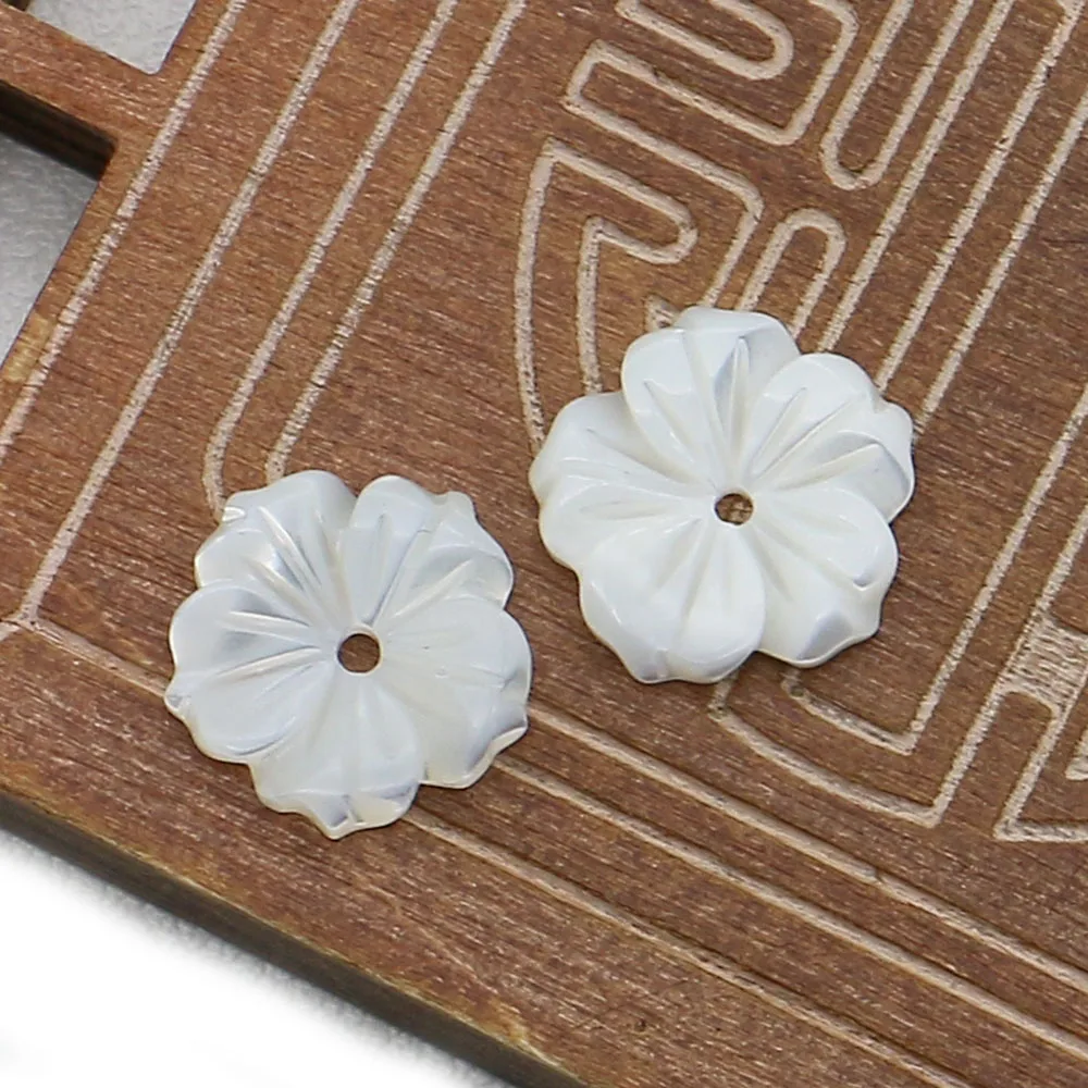 

White Natural Freshwater Shell Carved with Delicate Flower Shape Middle-drilled Loose Beads for DIY Necklaces Earrings Jewelry