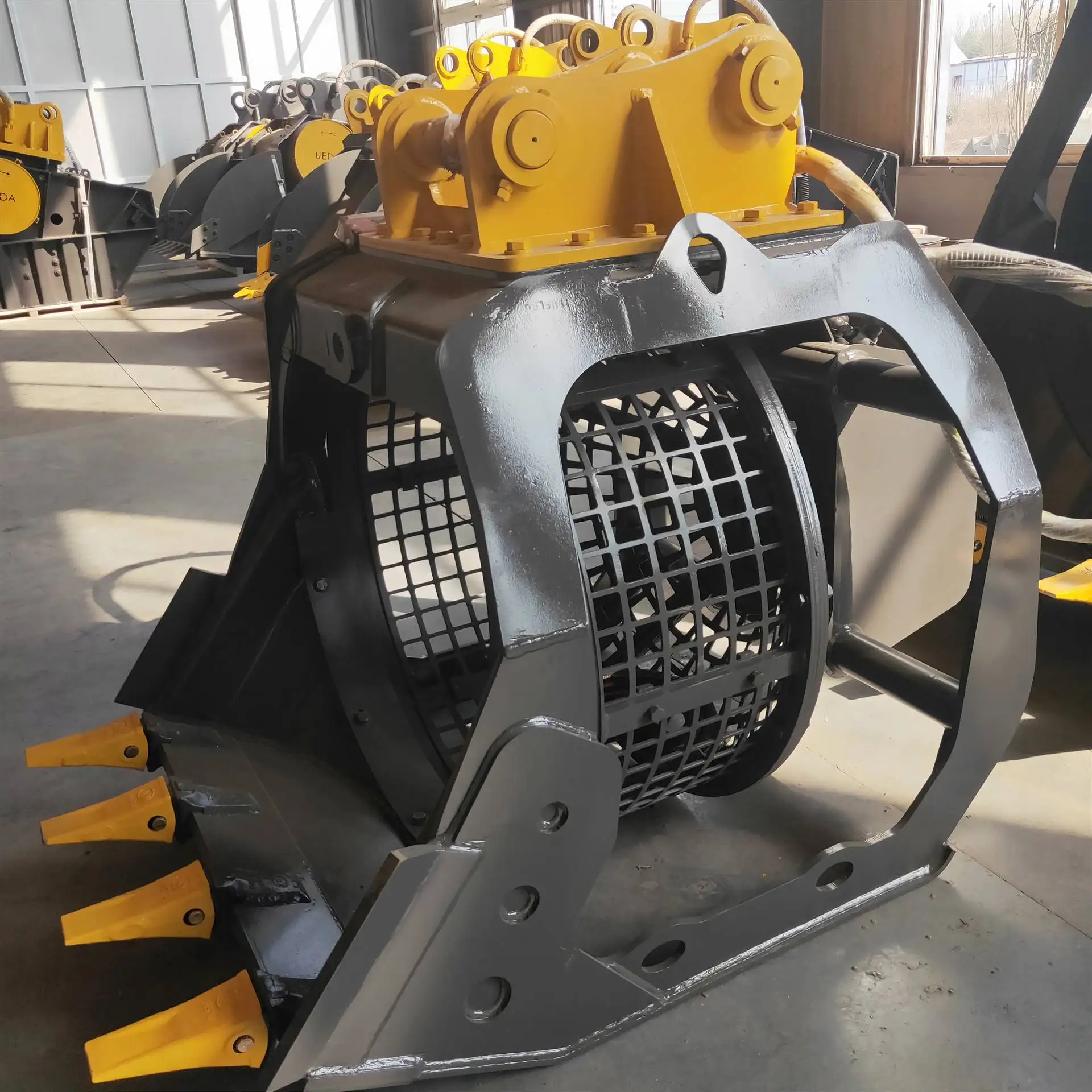 

10-15T Экскаватор Skidsteer Ковш Экран Дробилка Ковш Экран Обертовое Ковш Экранирования