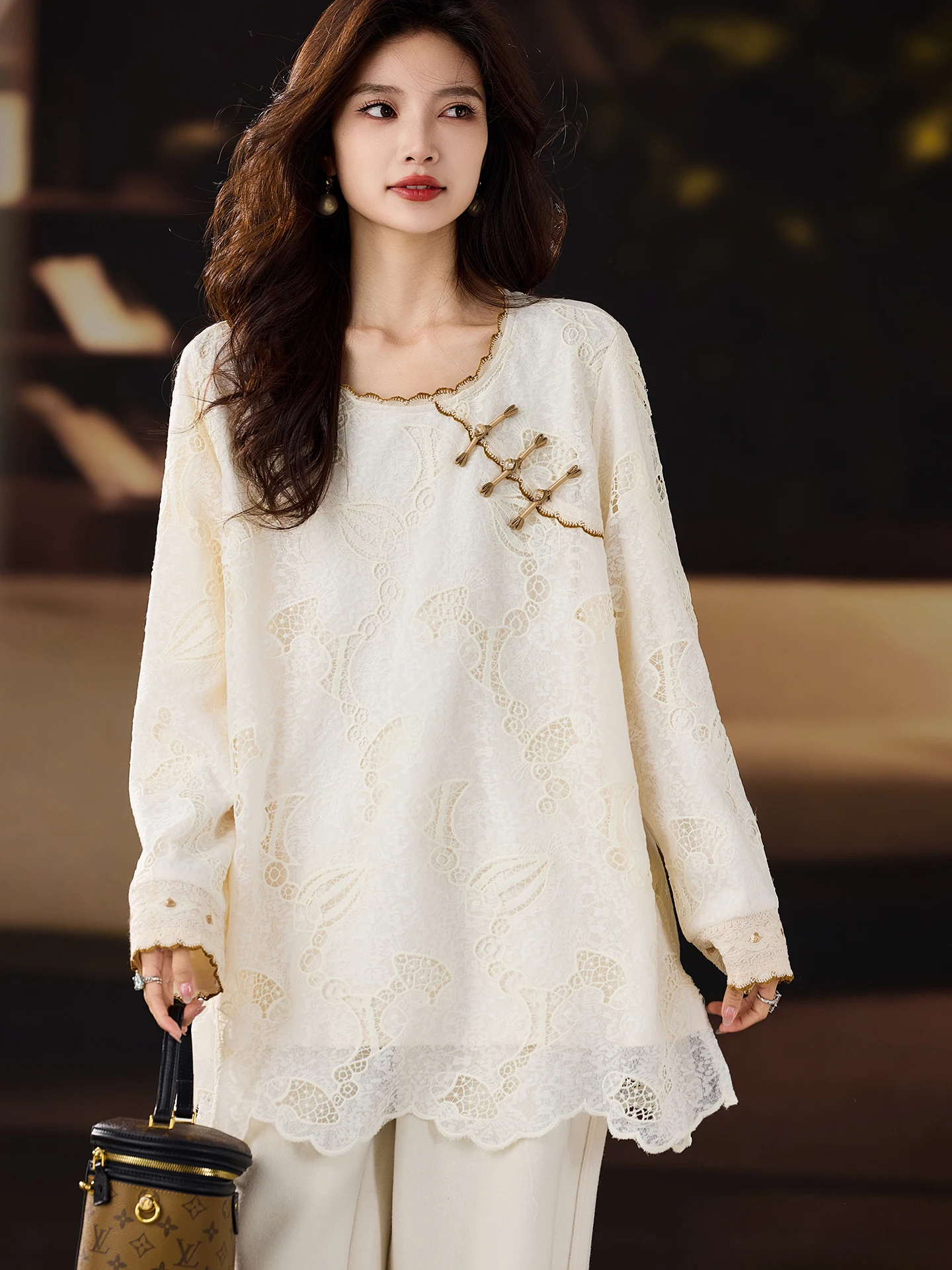 

Новая женская зимняя модная блузка в китайском стиле с ретро-кружевными вставками и флисовой подкладкой, повседневный топ больших размеров с круглым вырезом и длинными рукавами