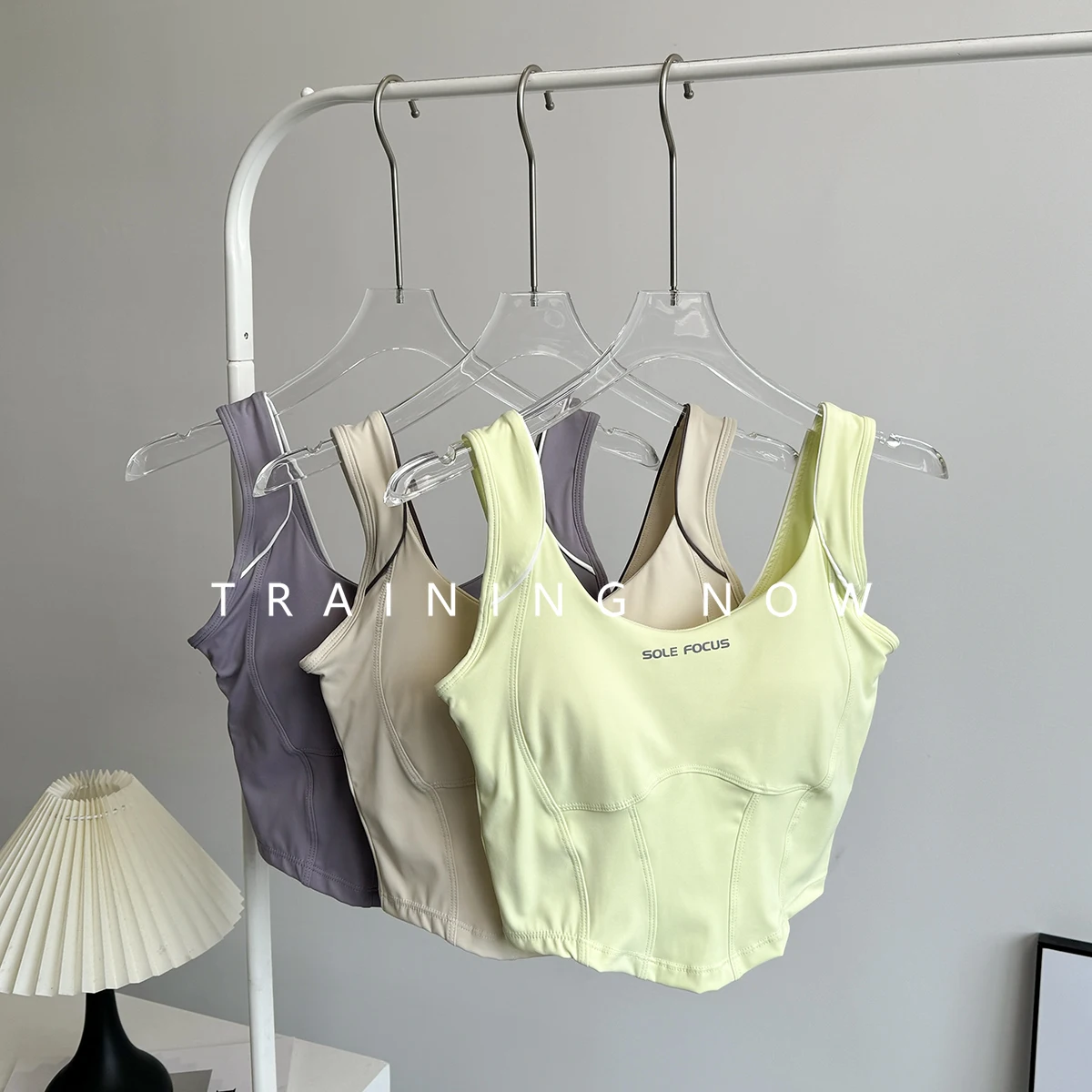 

Senior sports beauty vest for women with chest pads running training fitness sleeveless top integrated yoga underwear