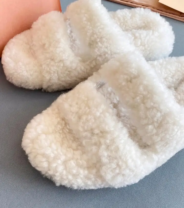 Wool Slipper Shoes for Women Winter Female Must-have Soft Fluffy Black Beige Warm Slip on Outdoor Mules Luxury Designer Slides