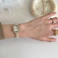 Luxury Women Bracelet Watch Fashion Small Square Dial Ladies Vintage Shell Pearls Chain Quartz Wristwatch Female Clock Wholesale