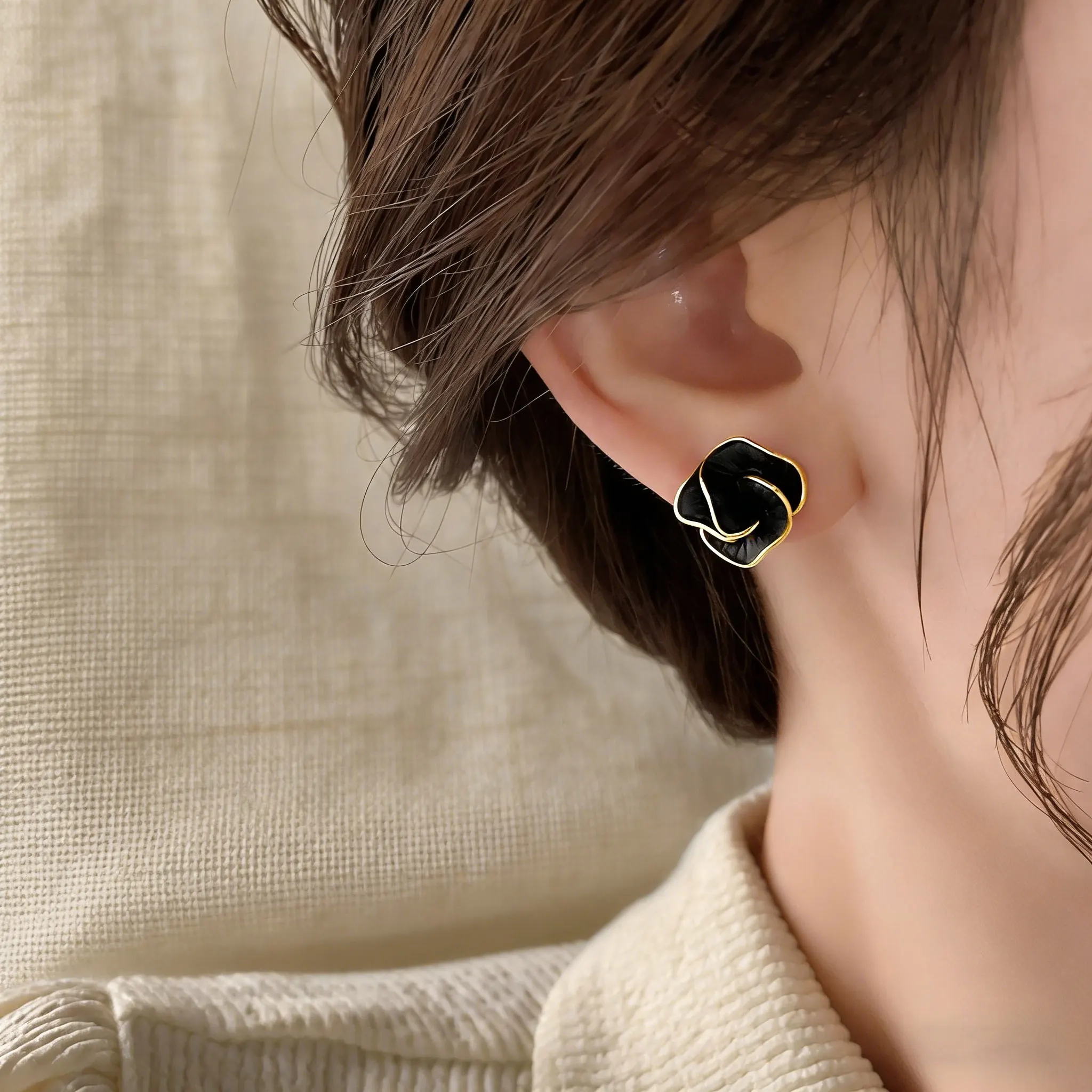 

Wedding Banquet Camellia Earrings Light Luxury Glazed Niche Simple Versatile Elegant Jewelry