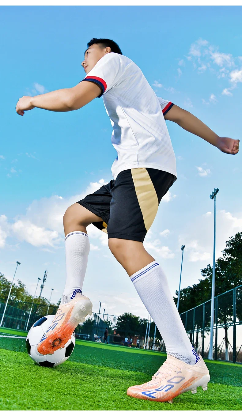 Neue Herren-Fußballschuhe, beliebte Fußballschuhe, rutschfeste Spielschuhe für Rasenplätze, hochwertige Sneaker, Hallenfußballschuhe, hohe Modelle für den Außenbereich. – Detail 8