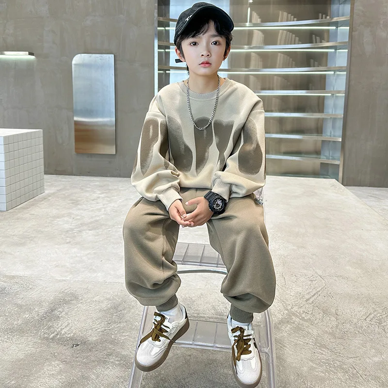 

Boys' spring and autumn trendy sweatshirt 2025 new style children's boys' cool and casual pants, a 2-piece set of top and pants