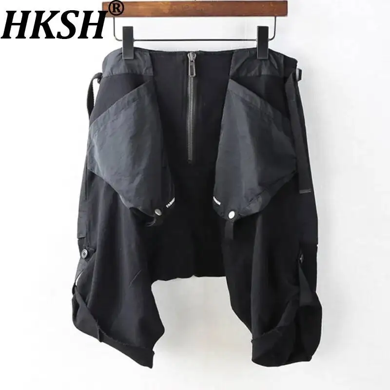 

HKSH Summer New Men Trend Dark Cargo Harem Pants Loose Casual Wide Crotch Baggy Shorts Safari Style Patchwork Capris Ins HK11948