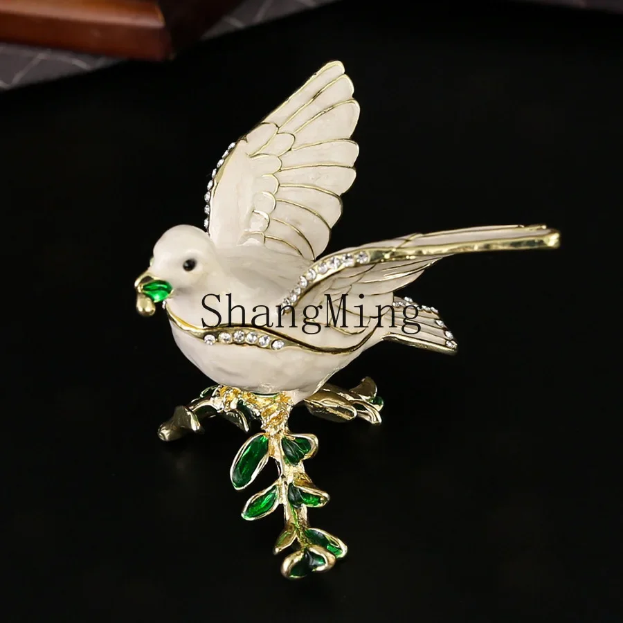 CLL simple and fashionable new white pigeon jewelry box fashion jewelry brooch animal alloy manufacturer wholesale