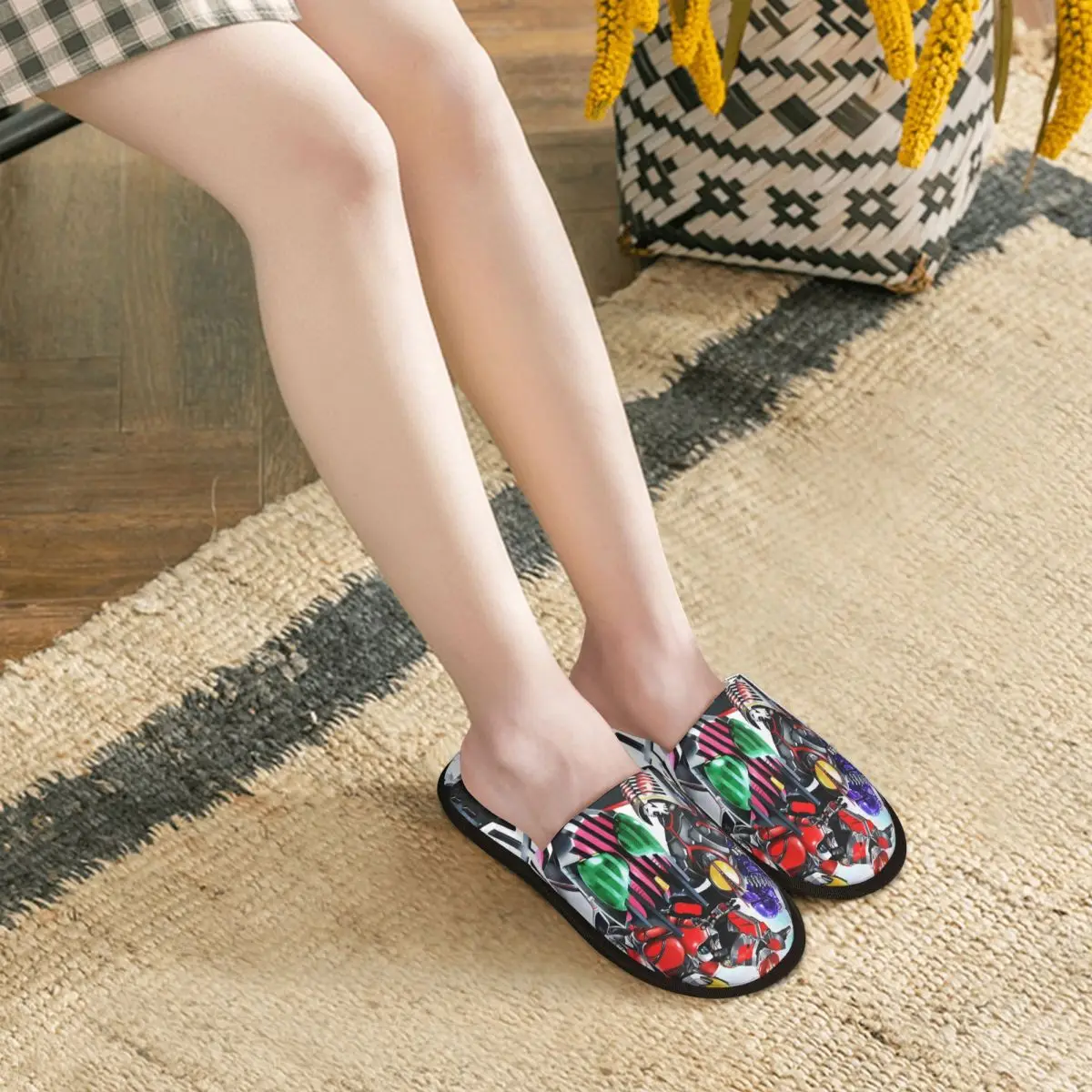 مخصص أنيمي K-Kamenes R-Rideres الرسوم المتحركة لينة رغوة الذاكرة شبشب منزل النساء الكلاسيكية مريح الدافئة المضادة للانزلاق وحيد النعال