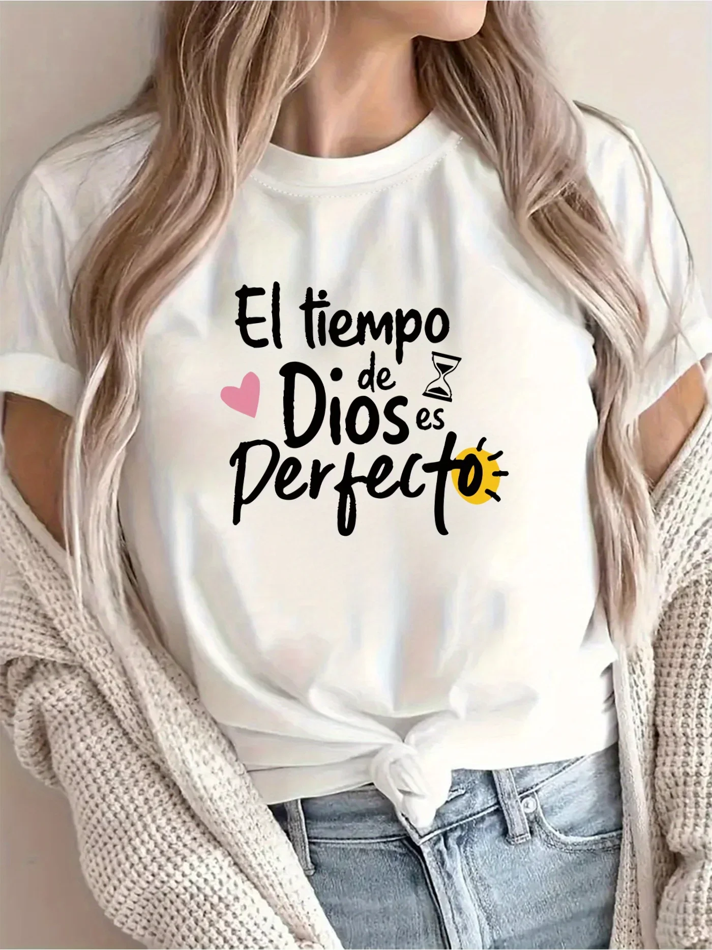 

Women's Inspirational Spanish Quote T-Shirt God's Time is Perfect Short Sleeve Round Neck Casual Top with Heart Sun Print