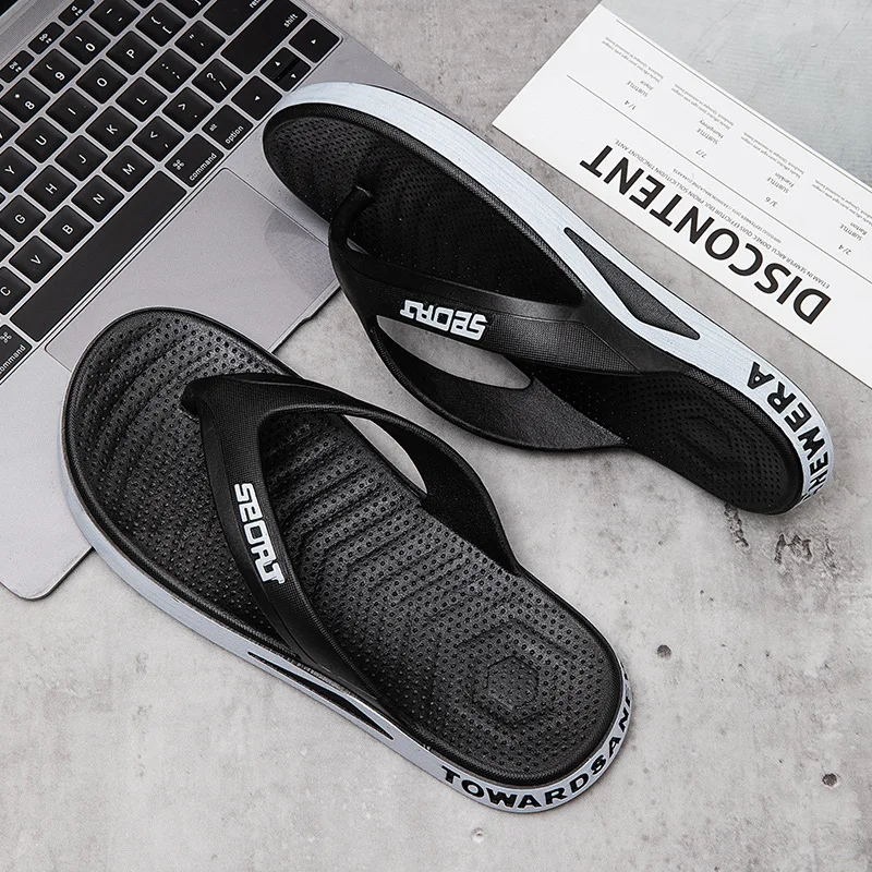 Summer New Men's Slippers Anti slip Outdoor Beach Shoes 2023 PVC Material Comfortable Soft Home Shoes Slippers Men's Sandals