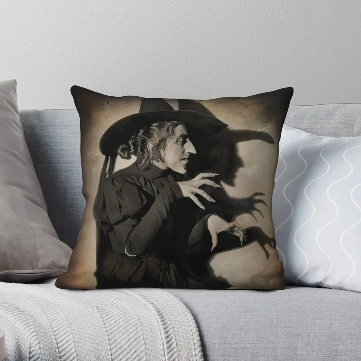 Witch Of The West Margaret Hamilton Pillowcase Polyester Linen Velvet Printed Zip Decor Pillow Case Car Cushion Cover