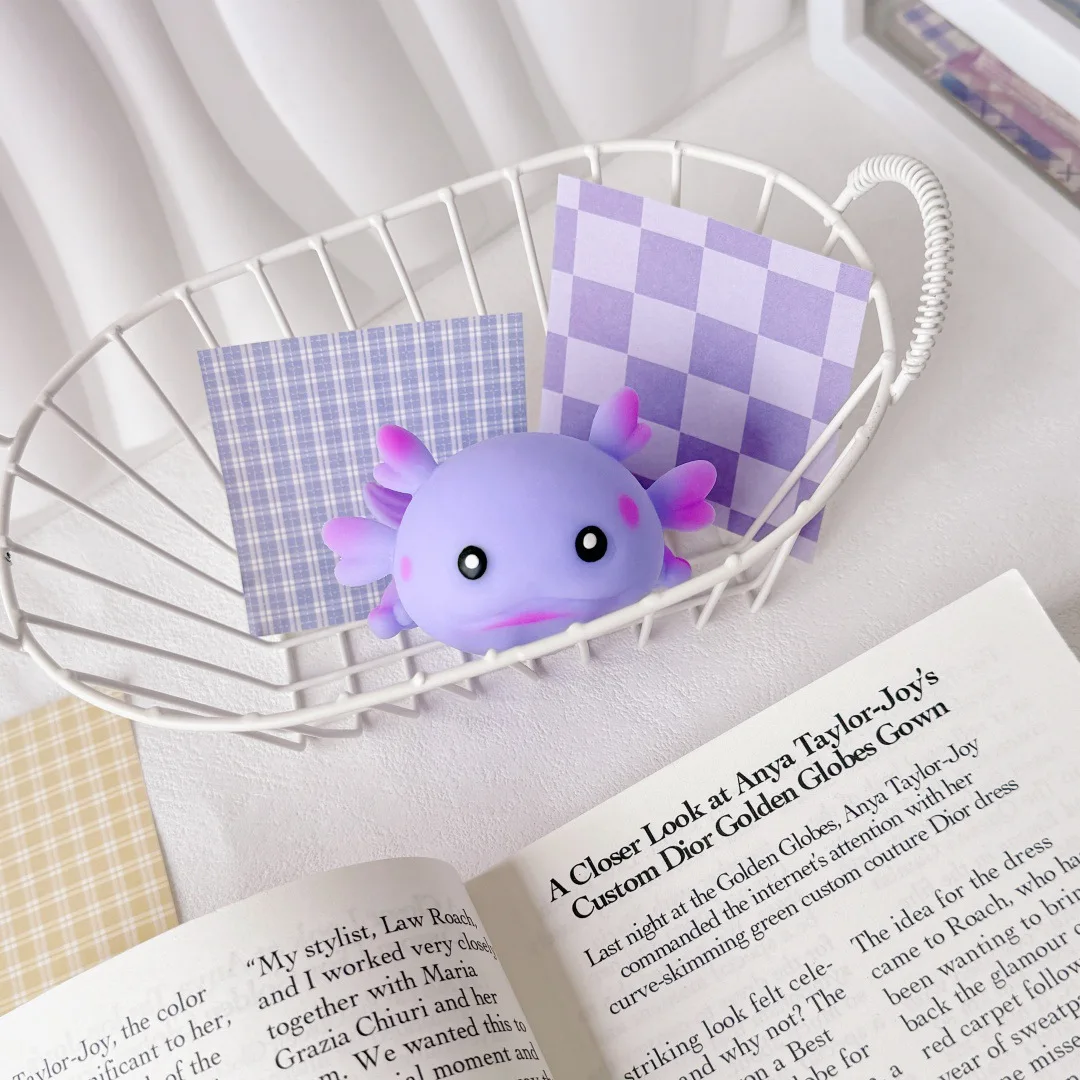 Cartoon Salamander Stress Relief Toy Cute Pinching Sensory Fidget Toy for Anxiety Fun Novelty Animal Desk Toy & Creative Gift