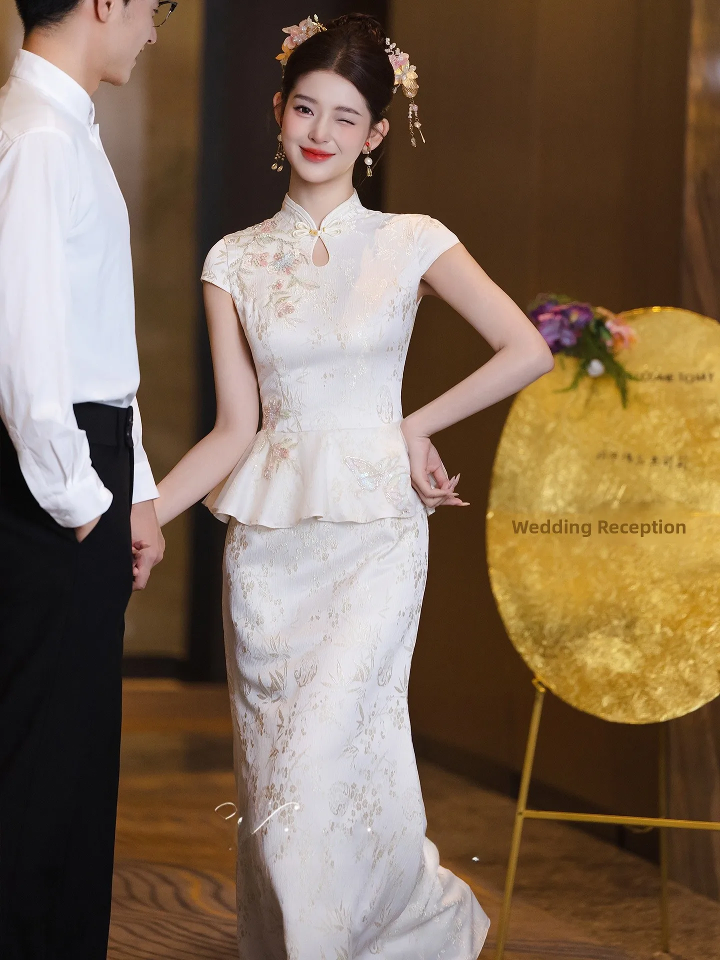 

Новый китайский вечерний комплект-платье для женщин: вышитый наряд для помолвки, который можно носить как повседневный утренний халат.