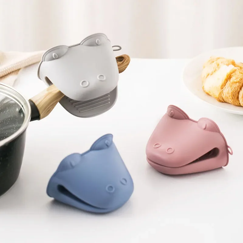 Thickened High-Temperature Resistant Oven Mitts & Cartoon Hippo Silicone Hand Tongs - For Oven, Microwave & Baking (Anti-Scald)