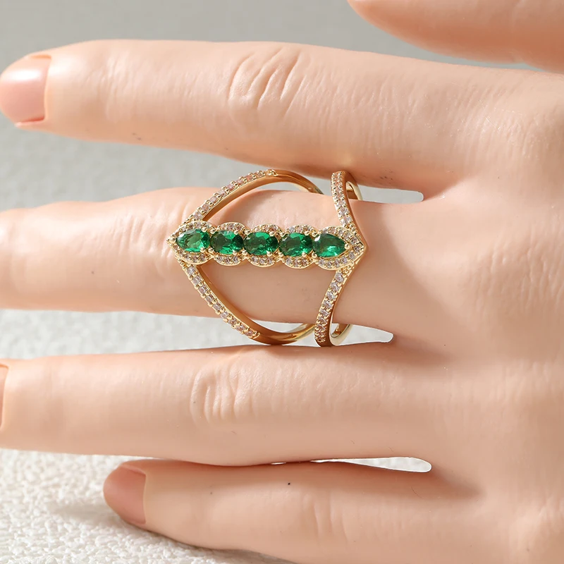 Elegant Chic Design Green Synthetic Zirconia Charm Golden Color Ring Women's Vintage Luxury Banquet Festival Jewelry Accessories