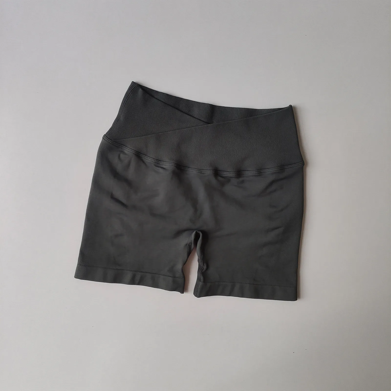 Hochgeschnittene Nahtlose Fitness-Shorts mit Drei-Punkt-Pfirsich-Po-Lifting-Effekt, Schnelltrocknend, Eng Anliegend, für Yoga und Pilates – Detail 11