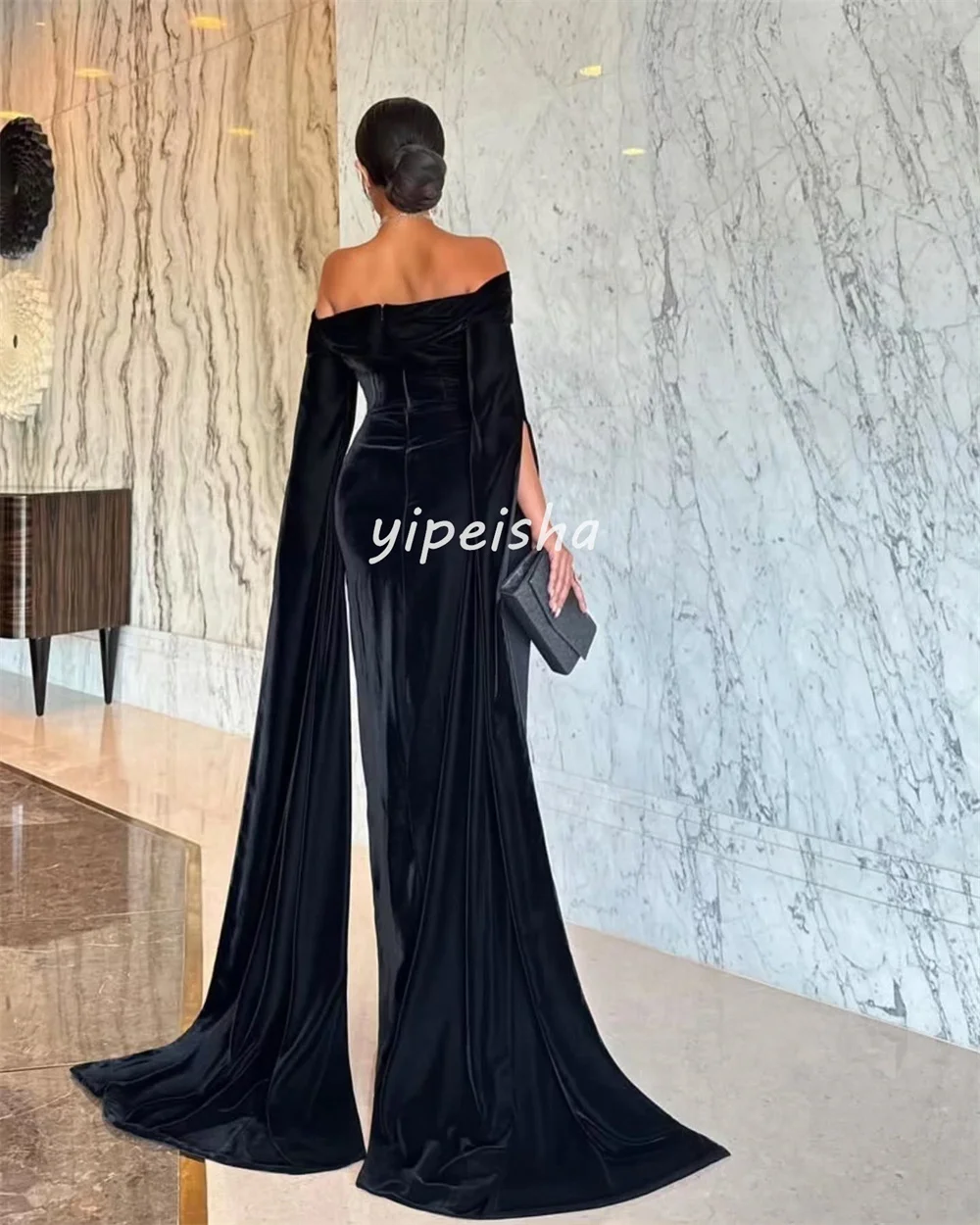 Szyte na miarę, proste, dopasowane sukienki wieczorowe z weluru, z plisami, marszczeniami, o prostym kroju, z odkrytymi ramionami, dostępne rozmiary, moda.