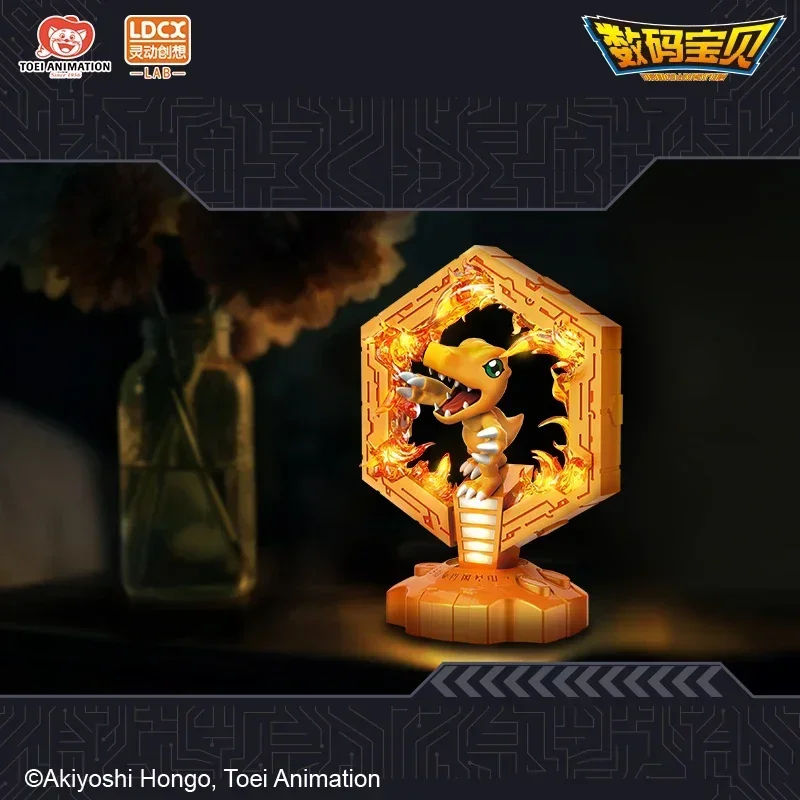 Digimon Adventure Agumon Gabumon lámpara de noche de dibujos animados en estante, figuras de Anime, nuevo, Original, en Stock