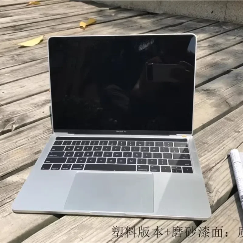 

Apple Laptop Model, Room Ornament