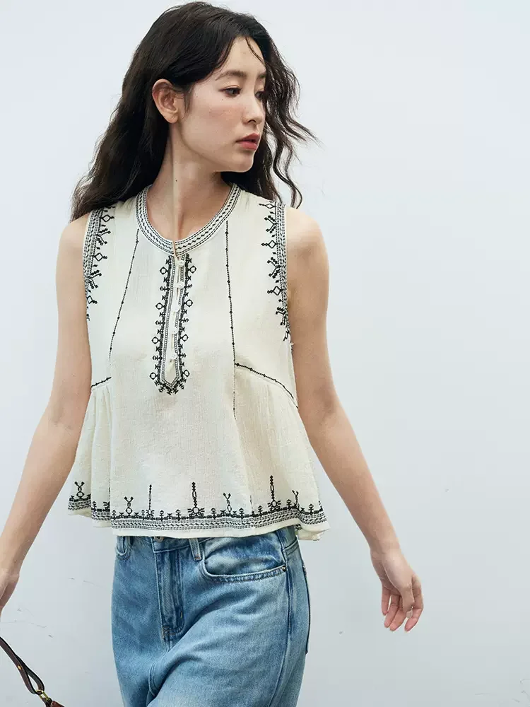 New 2024 Women Sweet Girl Cotton Top Embroidery Sleeveless O-Neck Loose High Street Elegant Design Trendy Stylish Casual