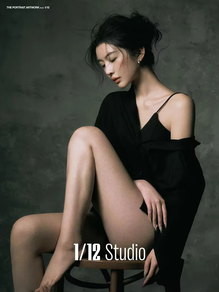 

2026 New Studio Theme Maturity Sensation Personal Emotion Portrait Quality Art Photography Clothing Ethnic Stage Costume
