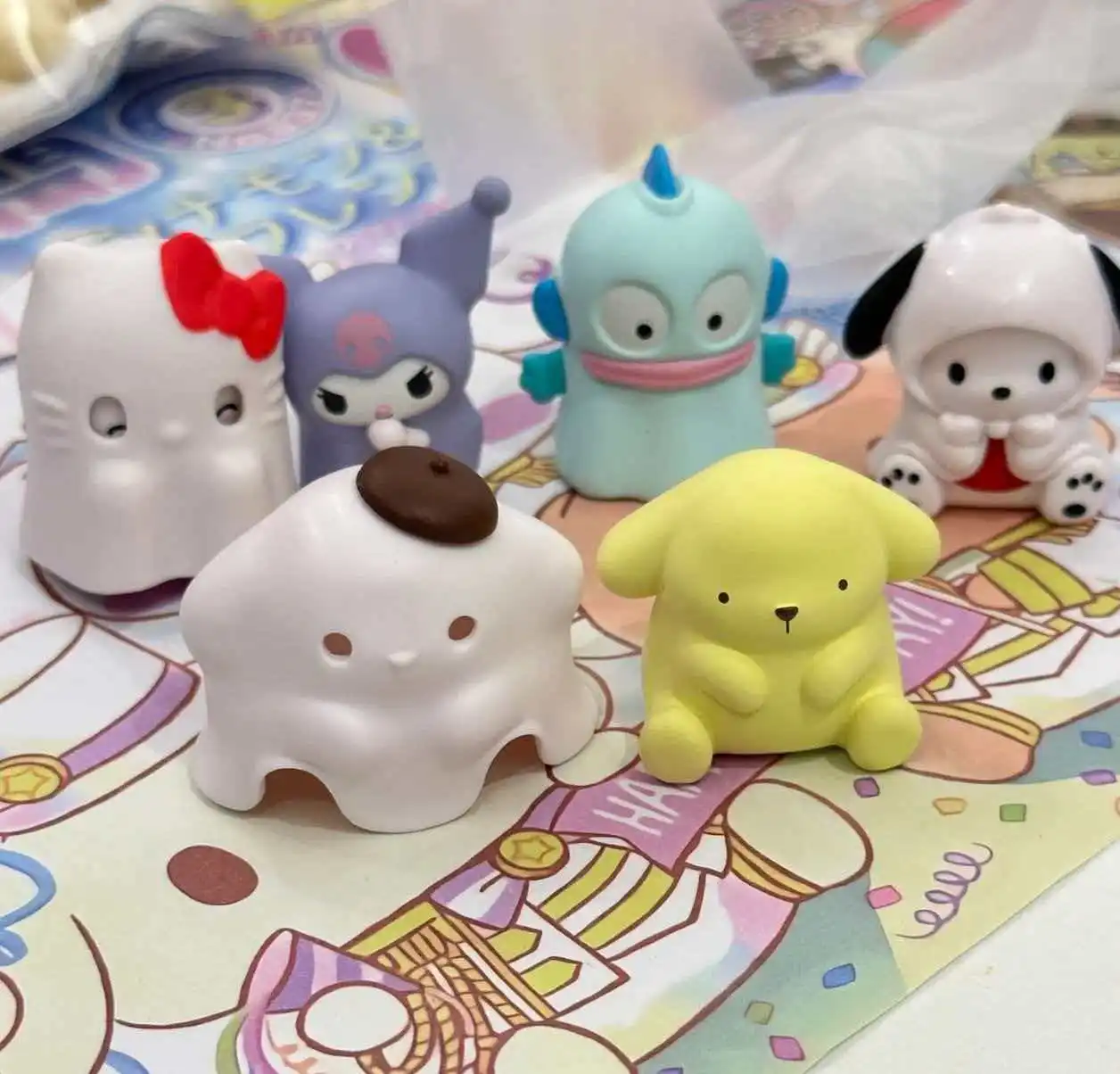 

Аниме-фигурки Куломи в черно-белом стиле «Призрак», коллекционная фигурка в закрытой упаковке, милая настольная декоративная модель, игрушка, подарок для девочек на Хэллоуин, для фанатов