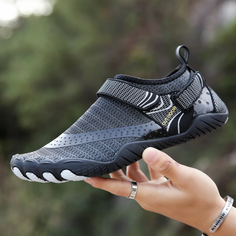 Mens Quick Drying Water Shoes Unisex Breathable Aqua Shoes Slip on Non Slip Wading Shoes Travel Water Park Pool Ladies Sneakers