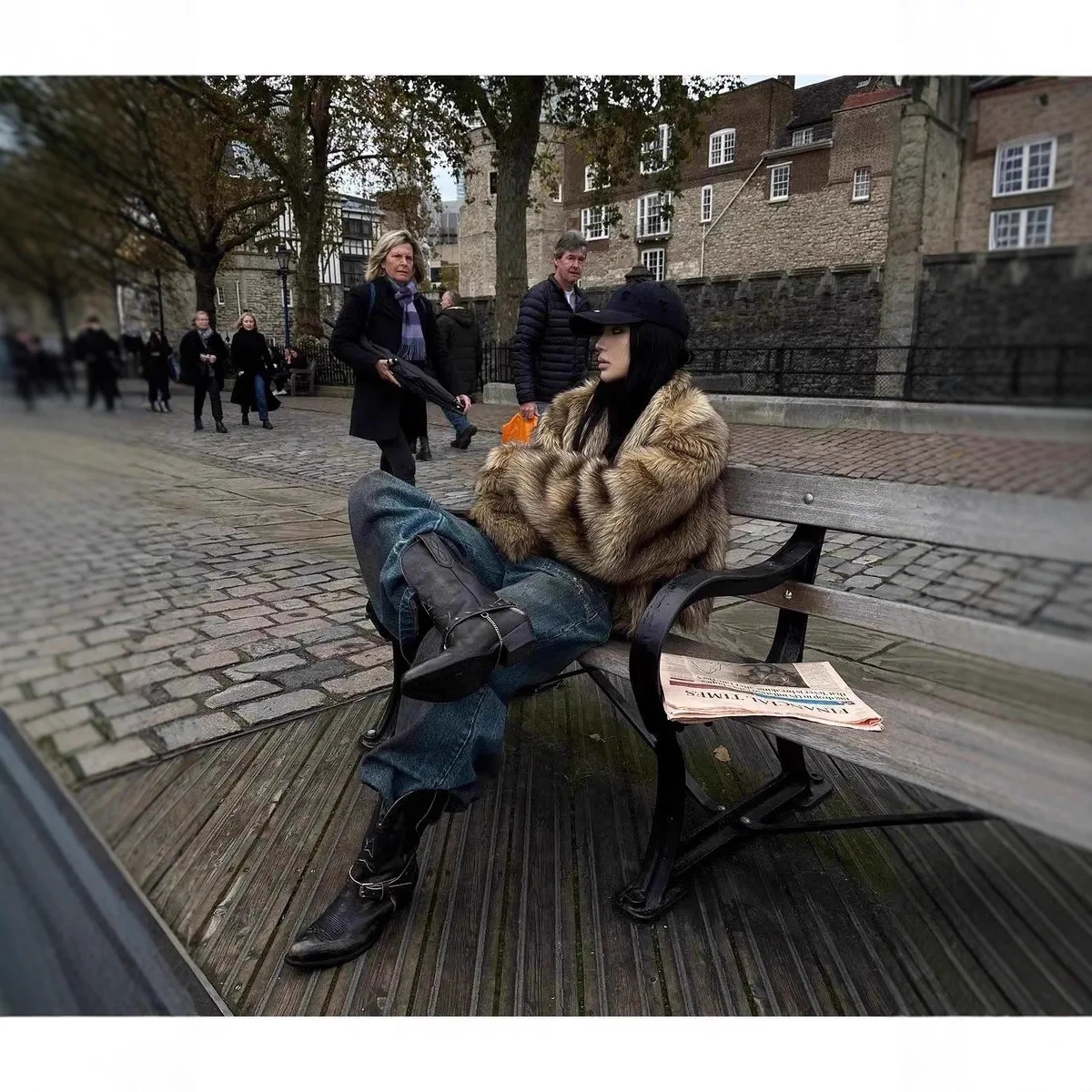 2025 سترة جلدية جديدة بغطاء للرأس بتصميم رائع على الوجهين يمكن ارتداؤها معطف فرو المنك المقلد بمقاسات متعددة متوفرة #2