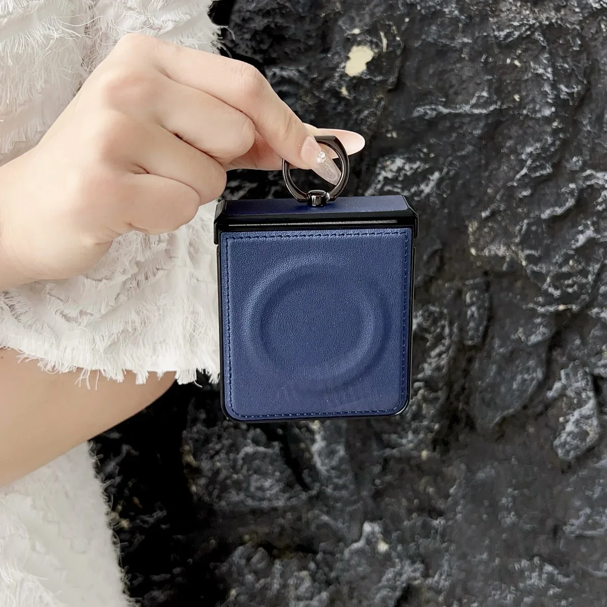 高級ビジネス向けプレーンレザー 磁気Magsafe対応 Samsung Z Flip 7/6/5/4/3用リングブラケット付き保護ケース