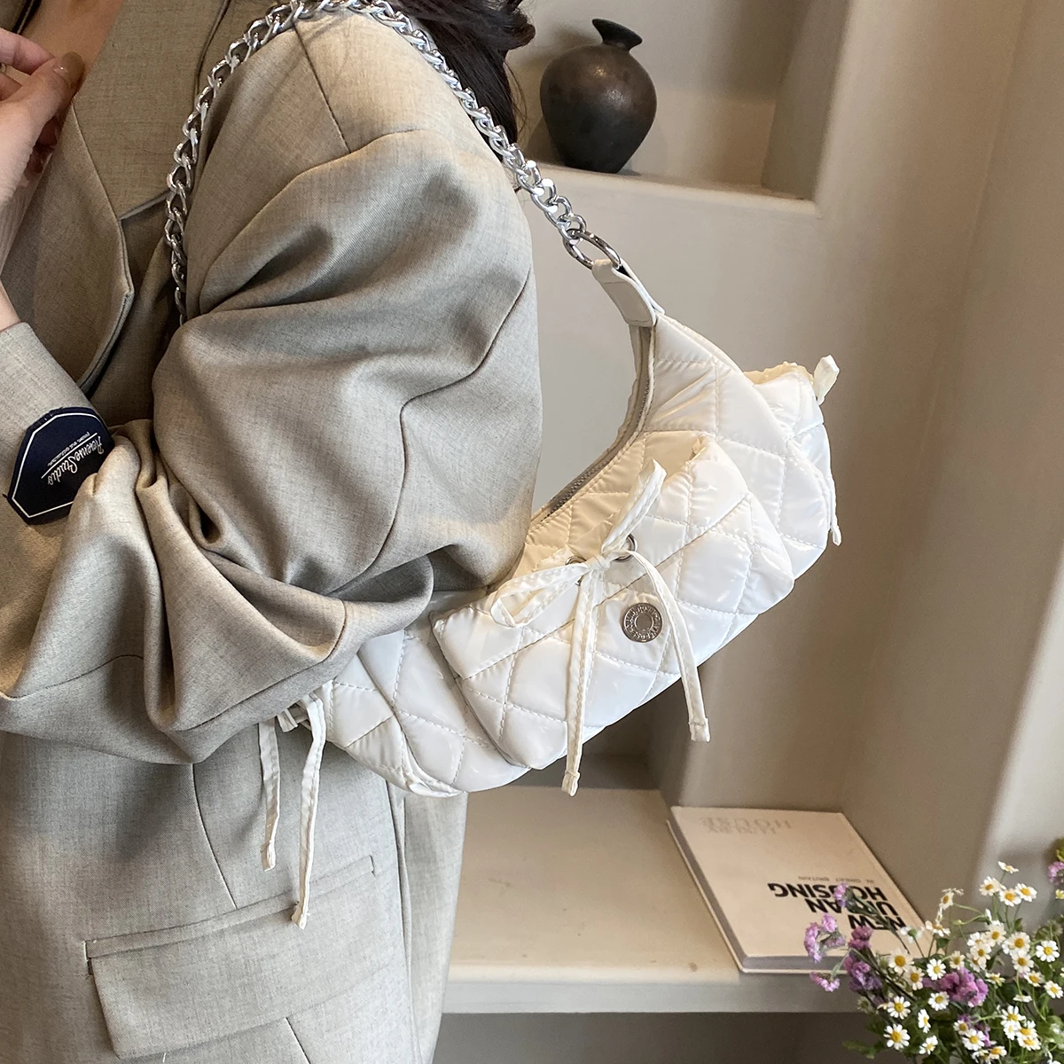 LEFTSIDE Sweet Bow Tie Małe torby na ramię dla kobiet 2024 Y2K Fashion Handbags Lady Travel Women Cute Chain Crossbody Bag