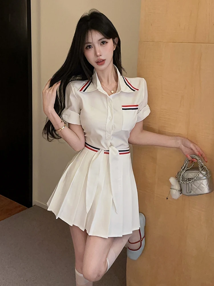 

Retro Polka Dot Short Sleeve Neck Blouse And Pleated Skirt Set for Teen Girls School Uniform Style Performance Outfit