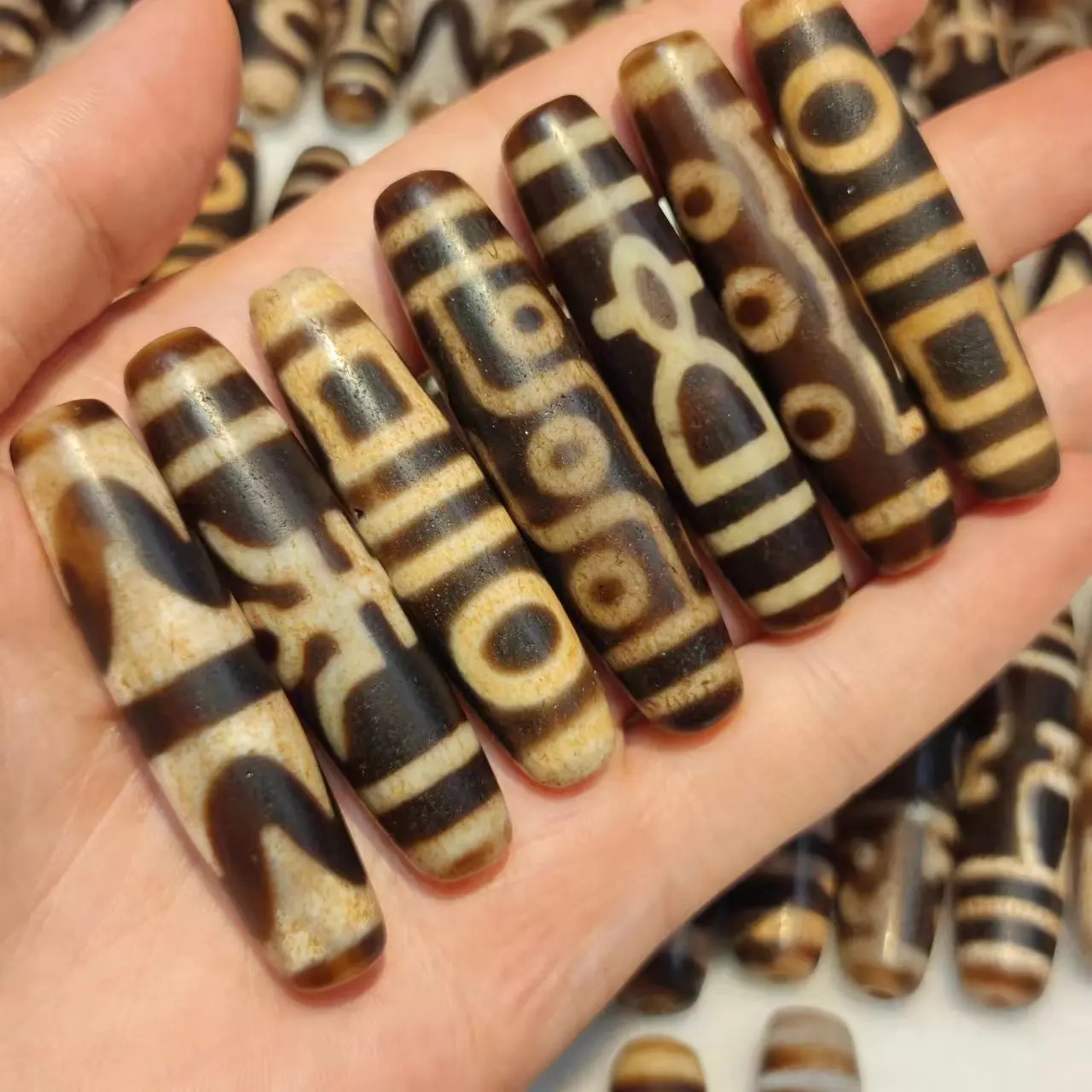 

100pcs/lot natural agate dzi old material Loose beads wholesale ethnic style a variety of rare patterns diy necklace pendant