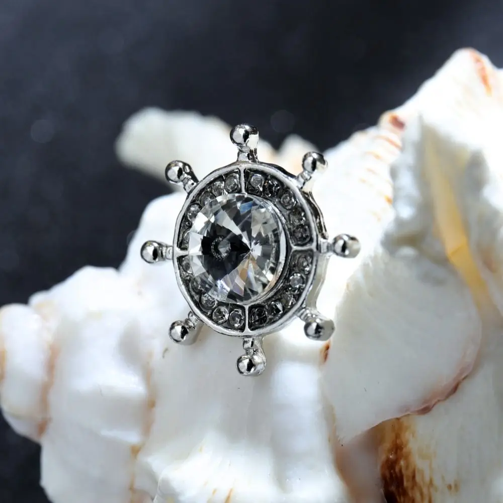 Creativity Alloy Rudder Collar Brooch Crystal Anti-glare Prickly Horse Needles Jewelry Accessories Man