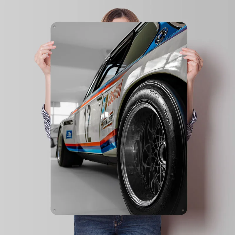 Sportrennen Nahaufnahme Auto Metallposter Personalisierte Wandkunst Retro Vintage Blechschilder für Garage Heimdekor Accessoires Bar