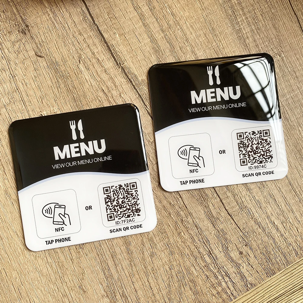 3.93 Inci X 3.93 Inci Epoksi Tahan Air Kode QR Menu NFC Stiker Pelat Kuadrat Tautan Ke Menu Digital Anda Tanda Meja NFC