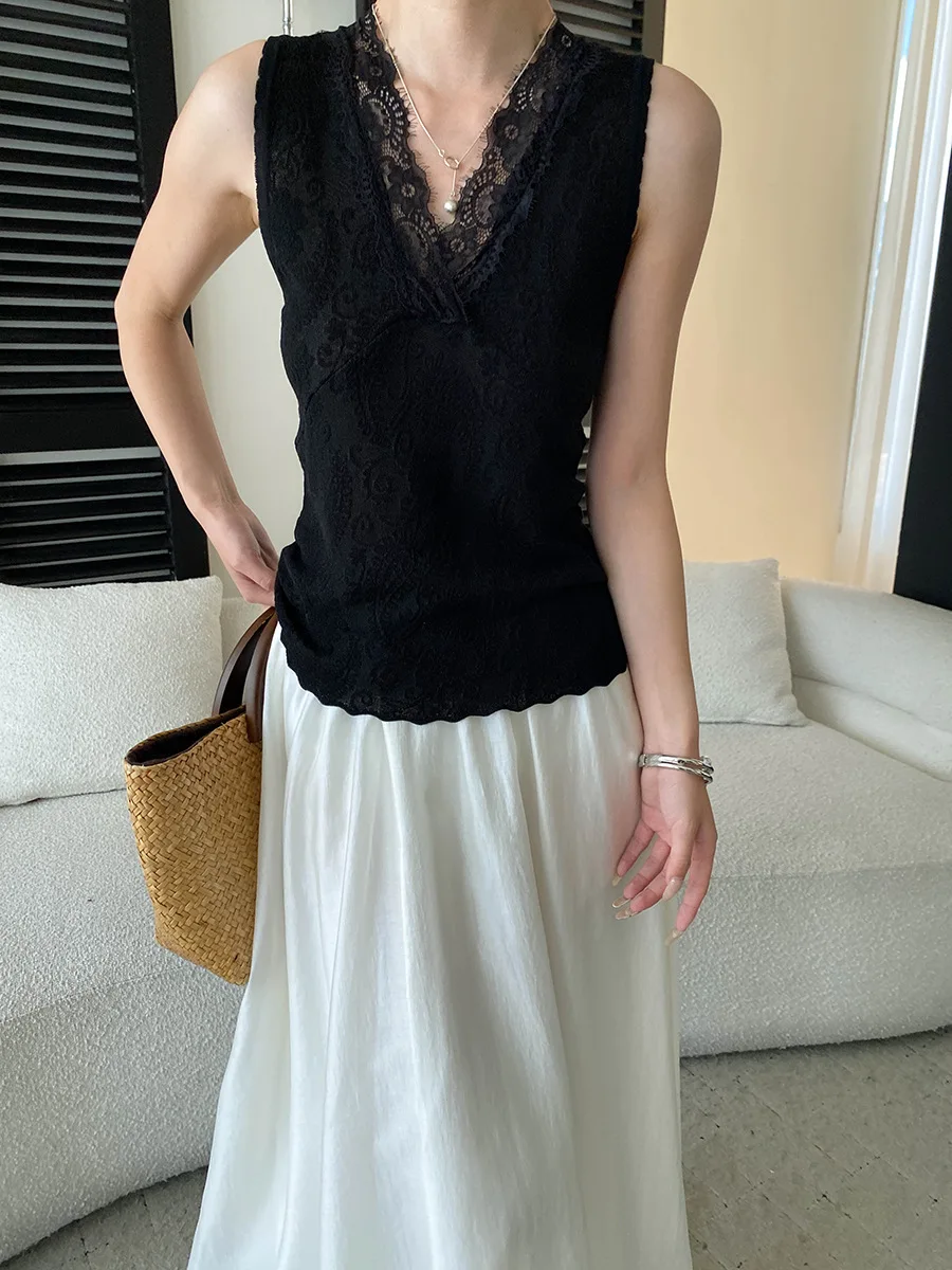 

Летний женский повседневный однотонный жилет без рукавов с V-образным вырезом и кружевной отделкой.