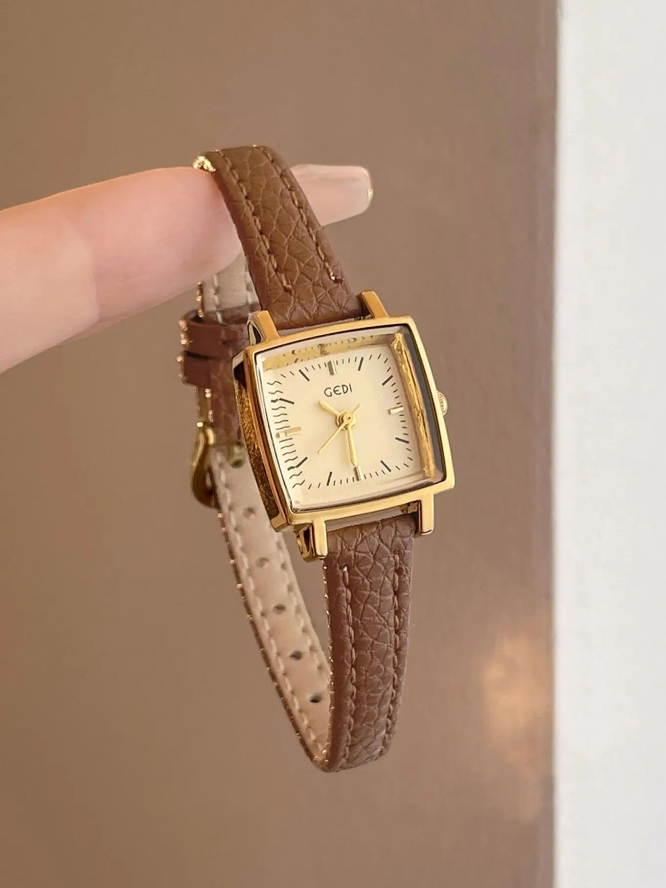 

New Vintage Square Watch for Women Fashionable Luxury Leather Strap Waterproof Quartz Ladies' Wristwatch Gift Accessory